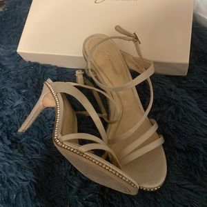 IMAGINE Vince Camuto Gian Strappy Sandals